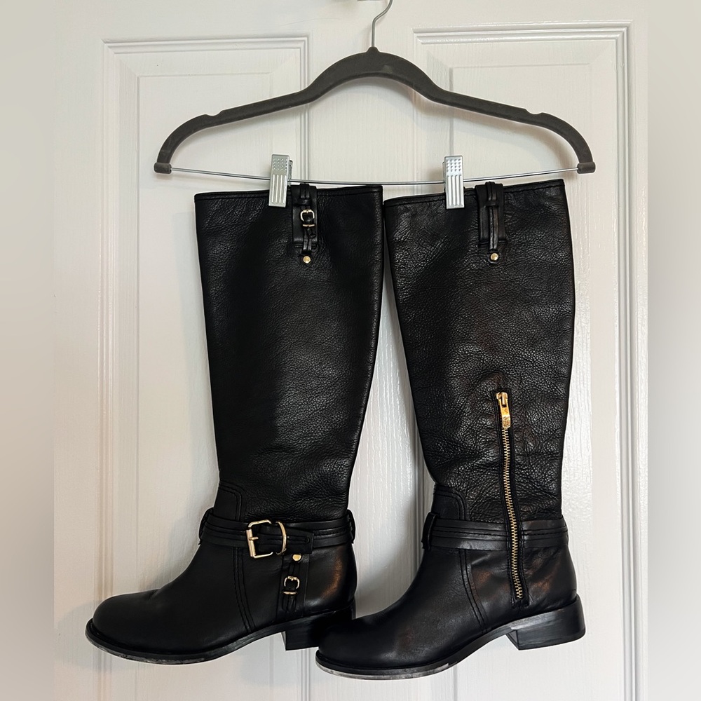 Vince Camuto leather boots in size 6